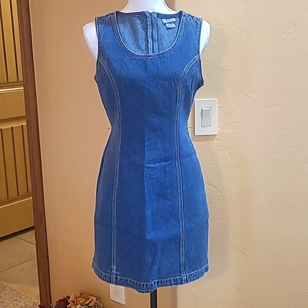 AE sz 4 Jean Dress 100% Cotton (zips in back)